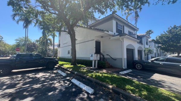 735 SW 148TH AVE APT 1702, DAVIE, FL 33325 - Image d4cad0b1a8b059f385fc2d92c9ae8a6c/87716628