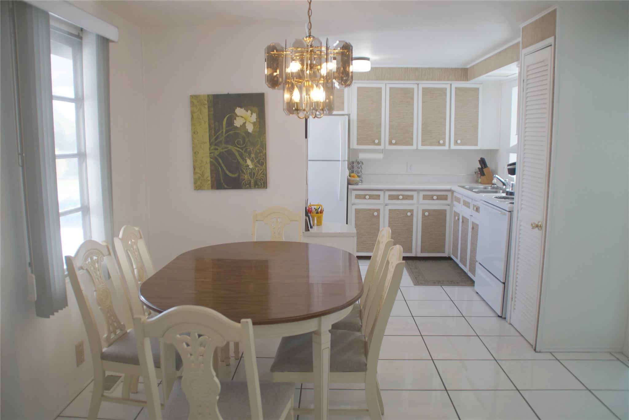 Ravenswood Estates & Mari - Residential