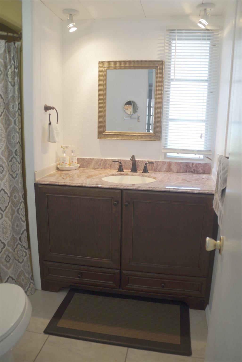Ravenswood Estates & Mari - Residential