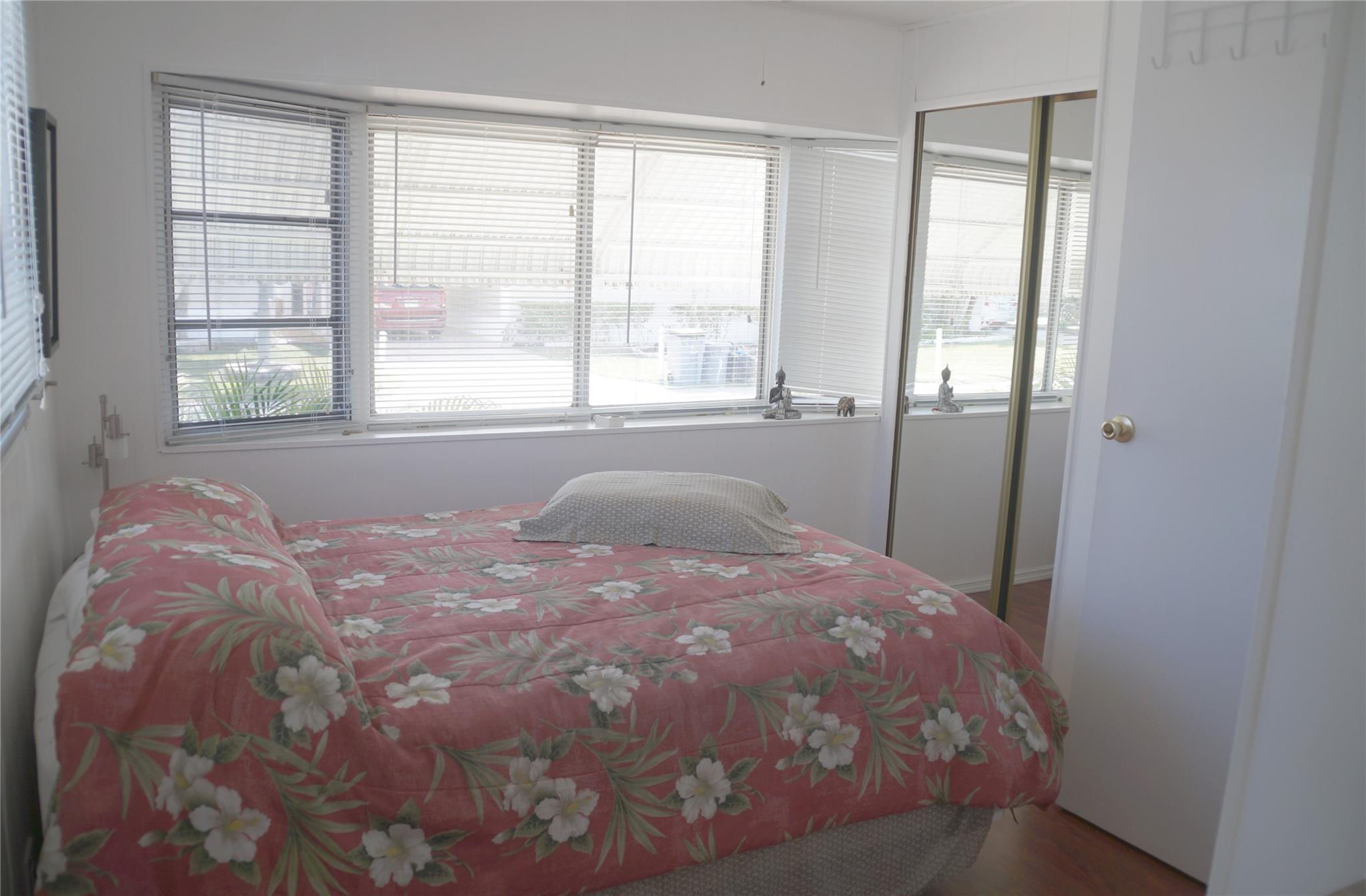 Ravenswood Estates & Mari - Residential