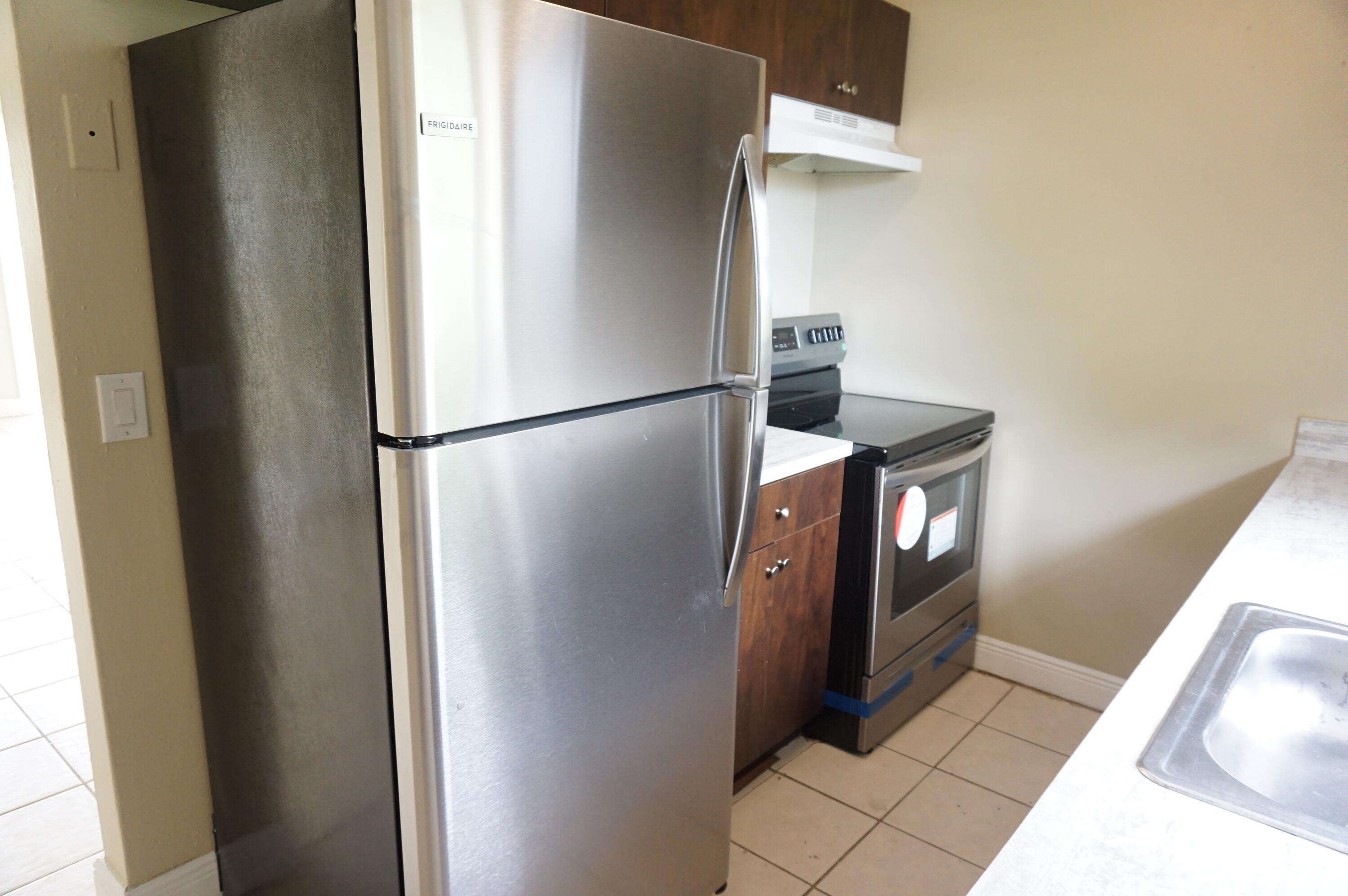 1601 W 37th Street 7