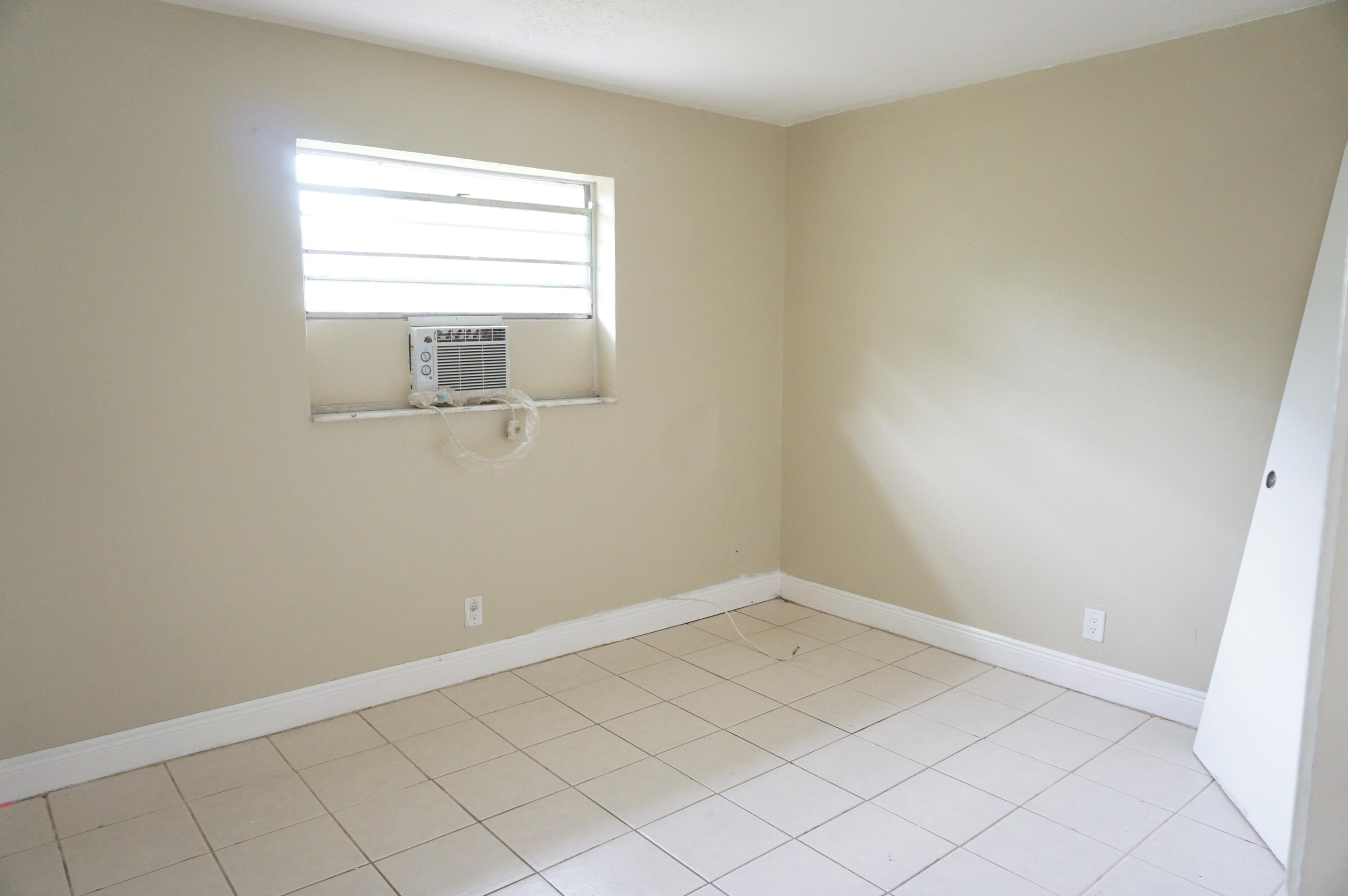 1601 W 37th Street 7