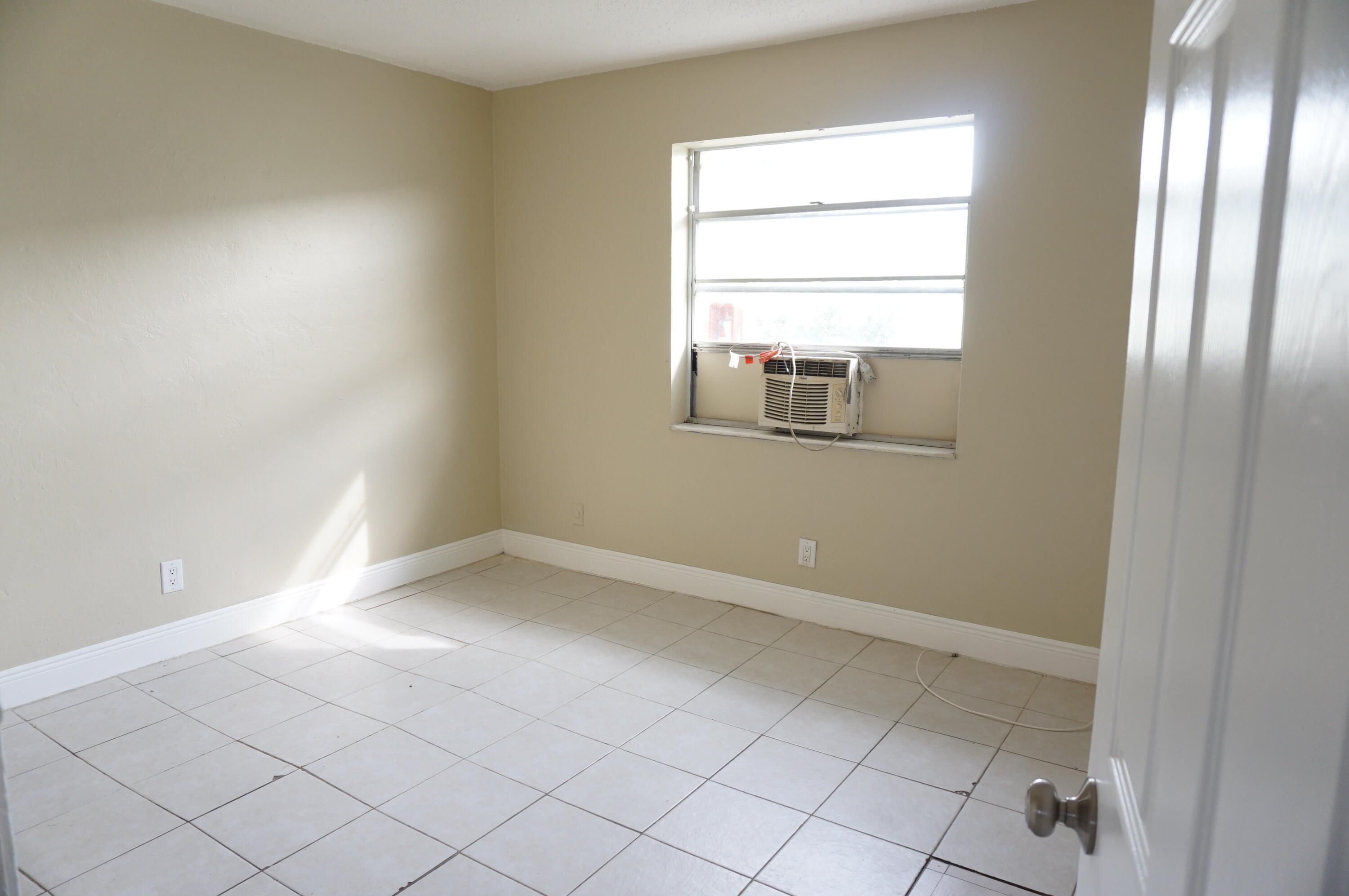1601 W 37th Street 7
