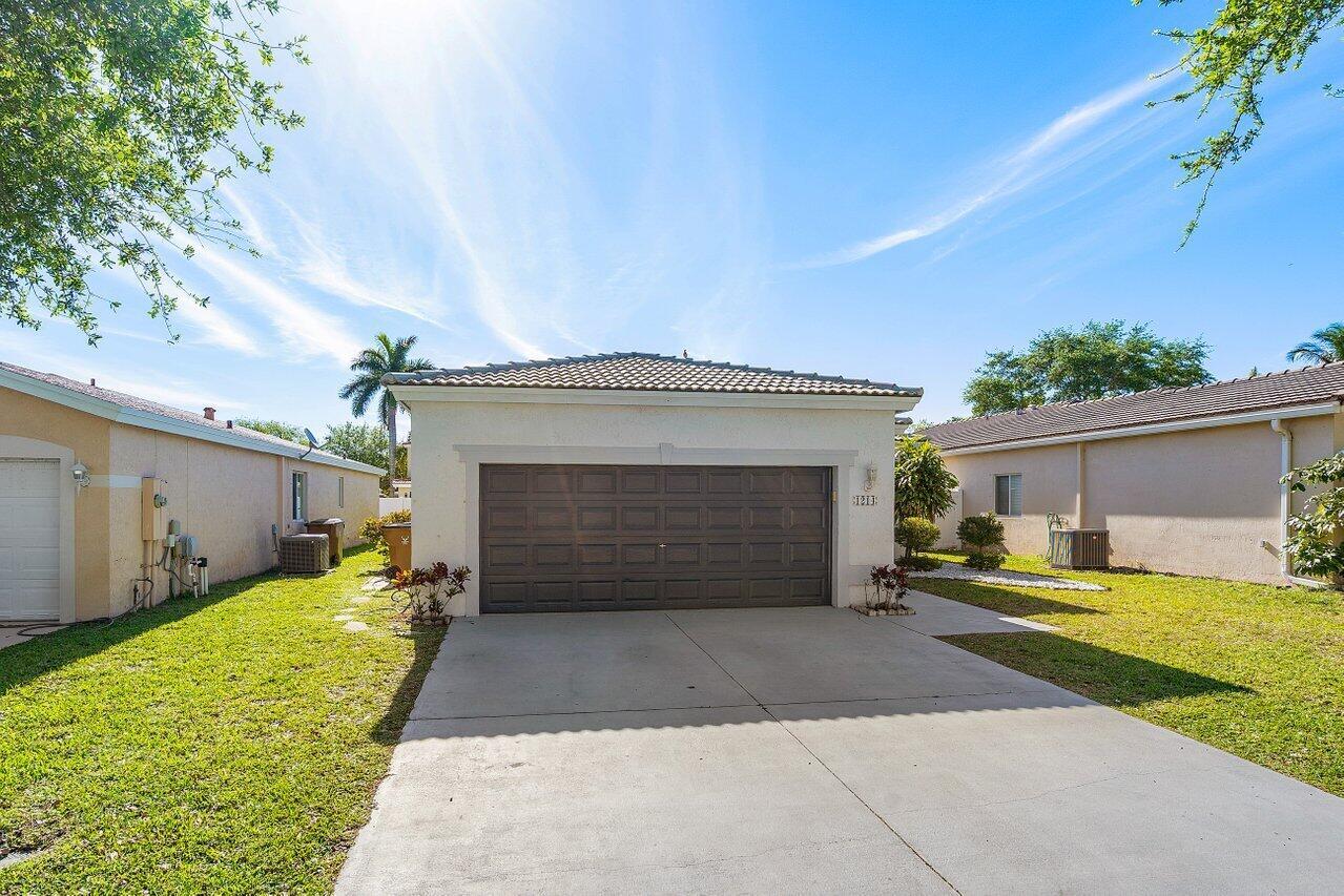 1214 SW 46 Way