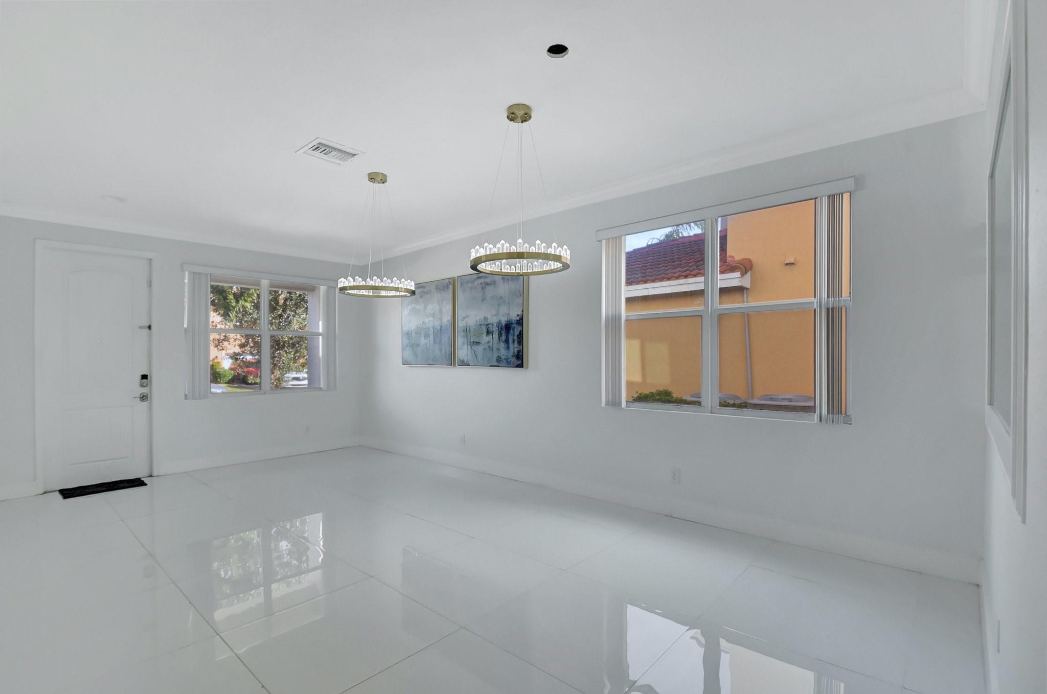 821 Palm Tree Ln