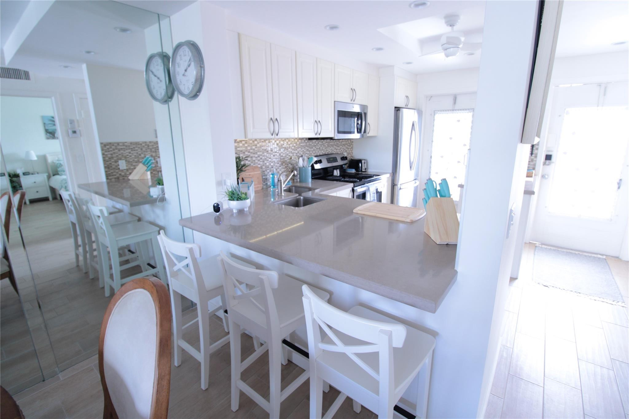 440 Paradise Isle Boulevard 304