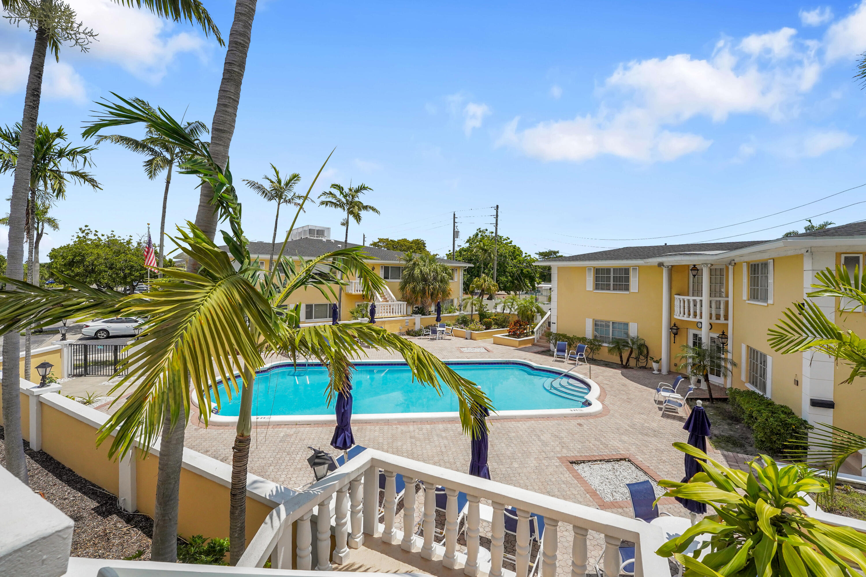 IMPERIAL POINT GARDENS CONDO - Residential