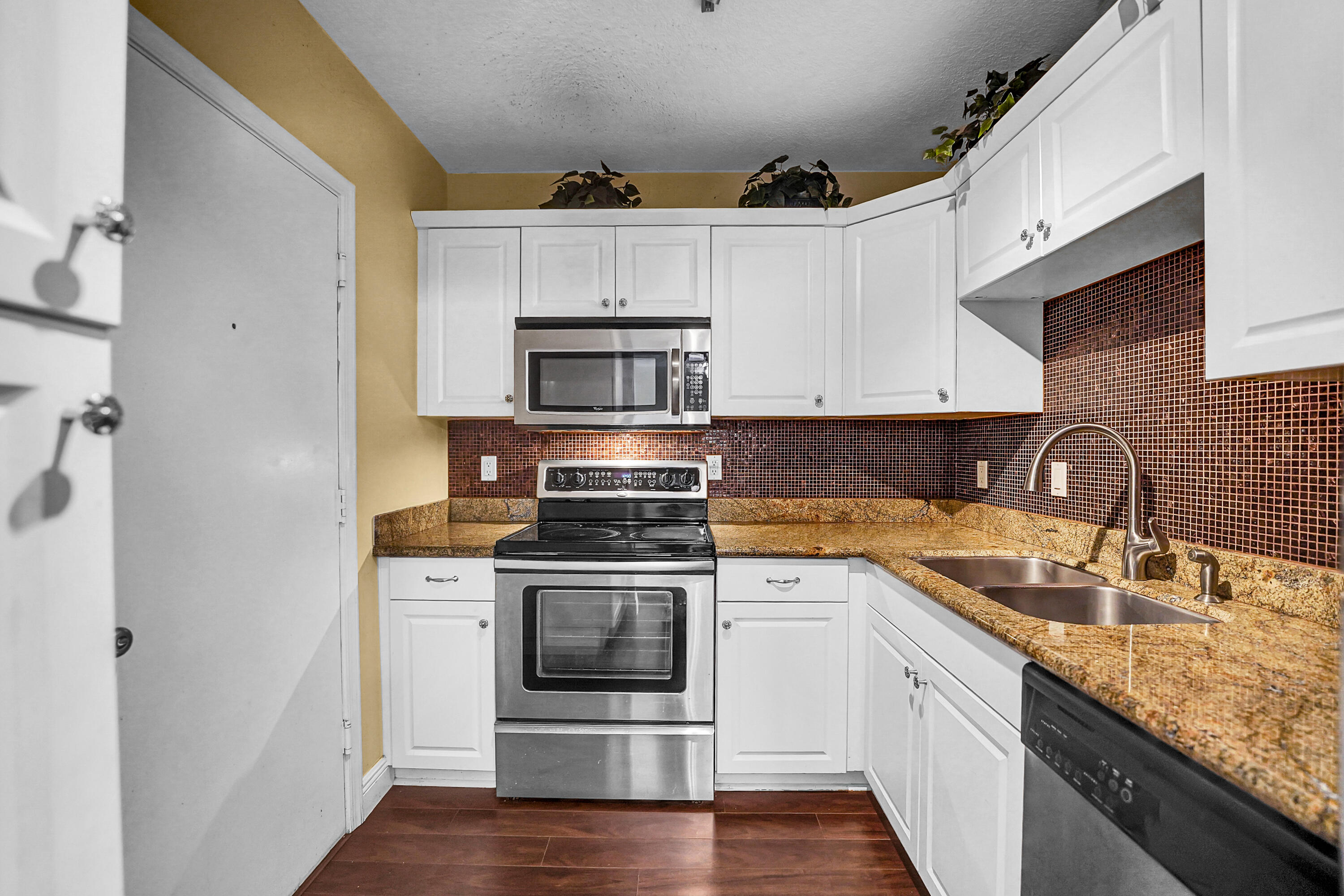 IMPERIAL POINT GARDENS CONDO - Residential