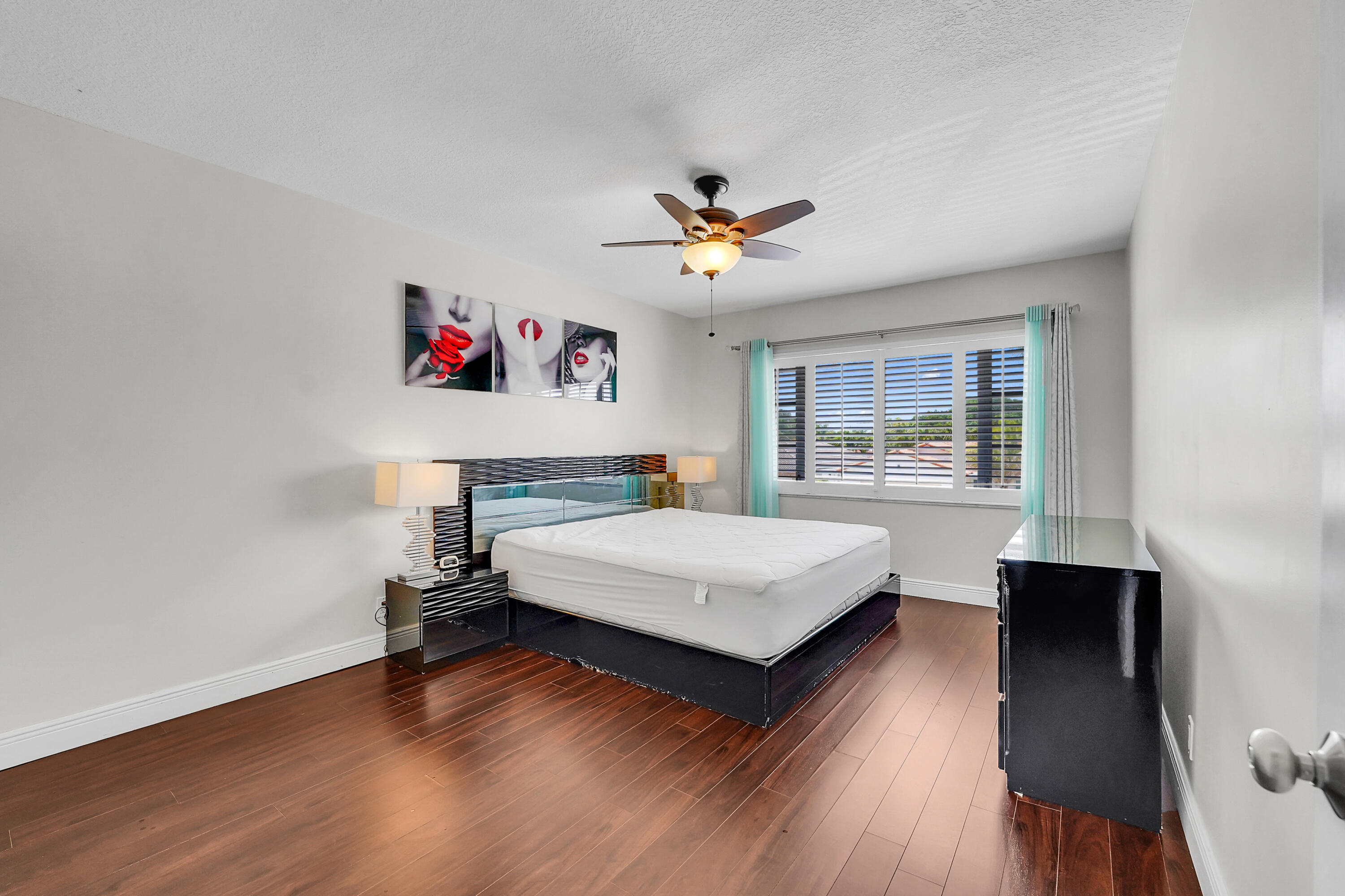 IMPERIAL POINT GARDENS CONDO - Residential