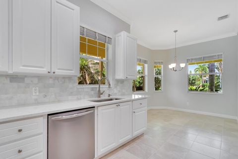 Single Family Residence in Jupiter FL 104 St Pierre Way Way 13.jpg