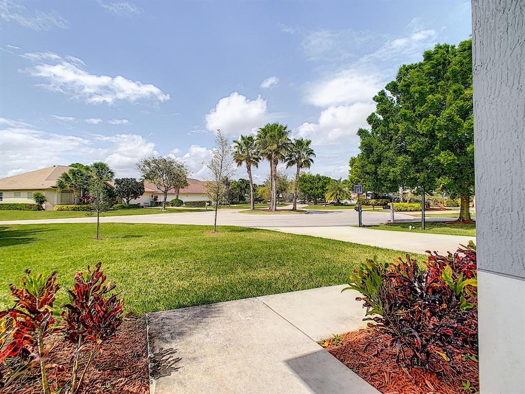 SAWGRASS LAKES PHASE 2 - Residential