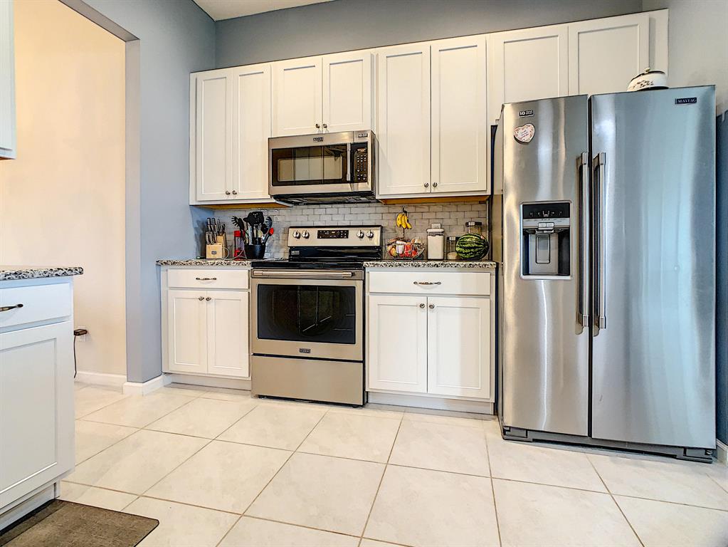 SAWGRASS LAKES PHASE 2 - Residential