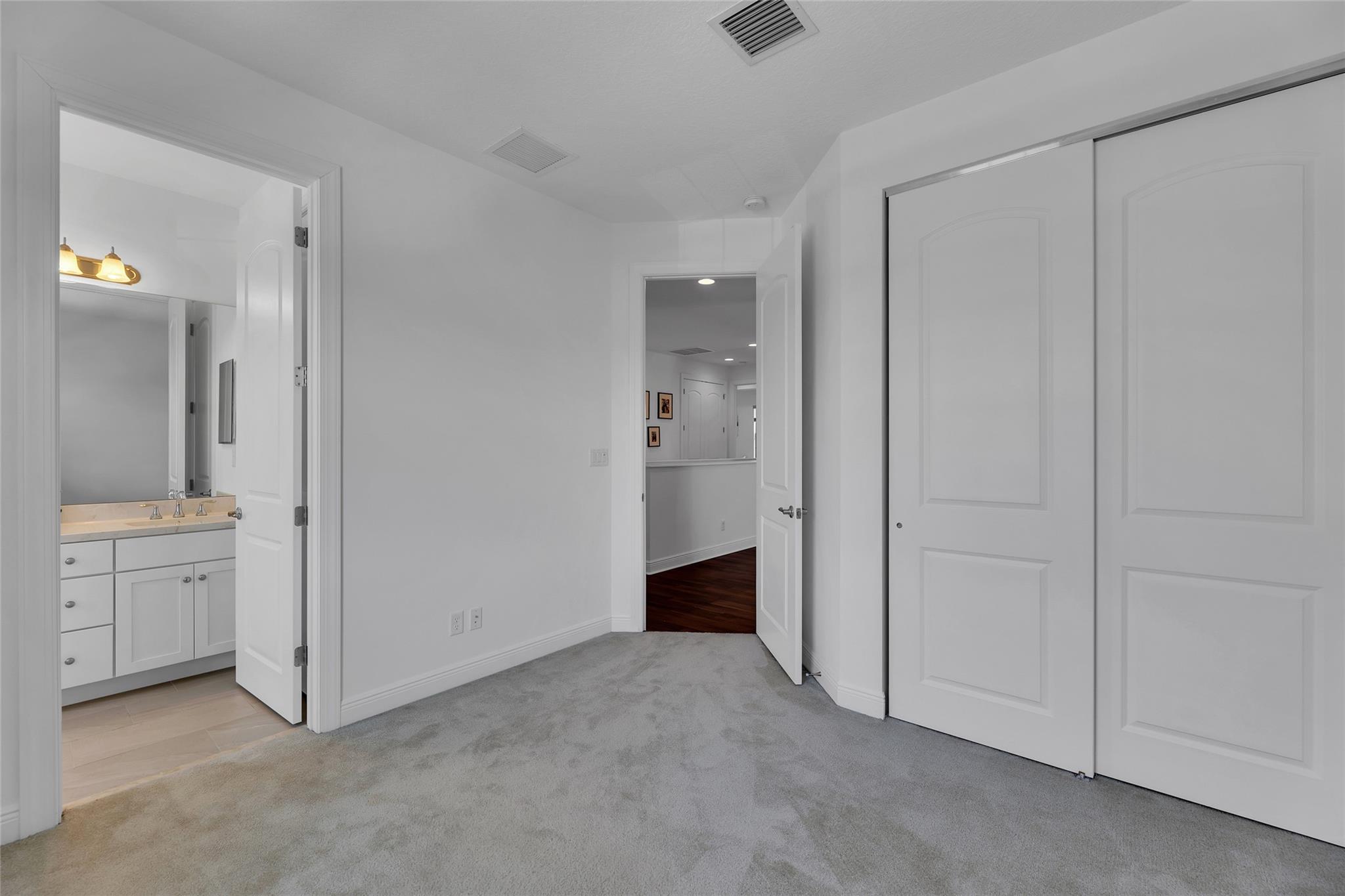 Coral Lago 182-31 B - Residential Lease