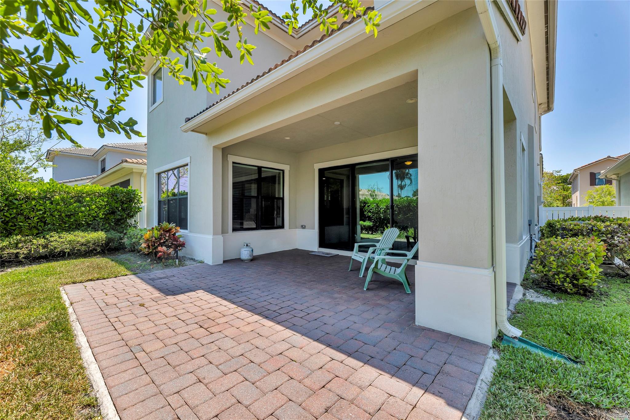 Coral Lago 182-31 B - Residential Lease