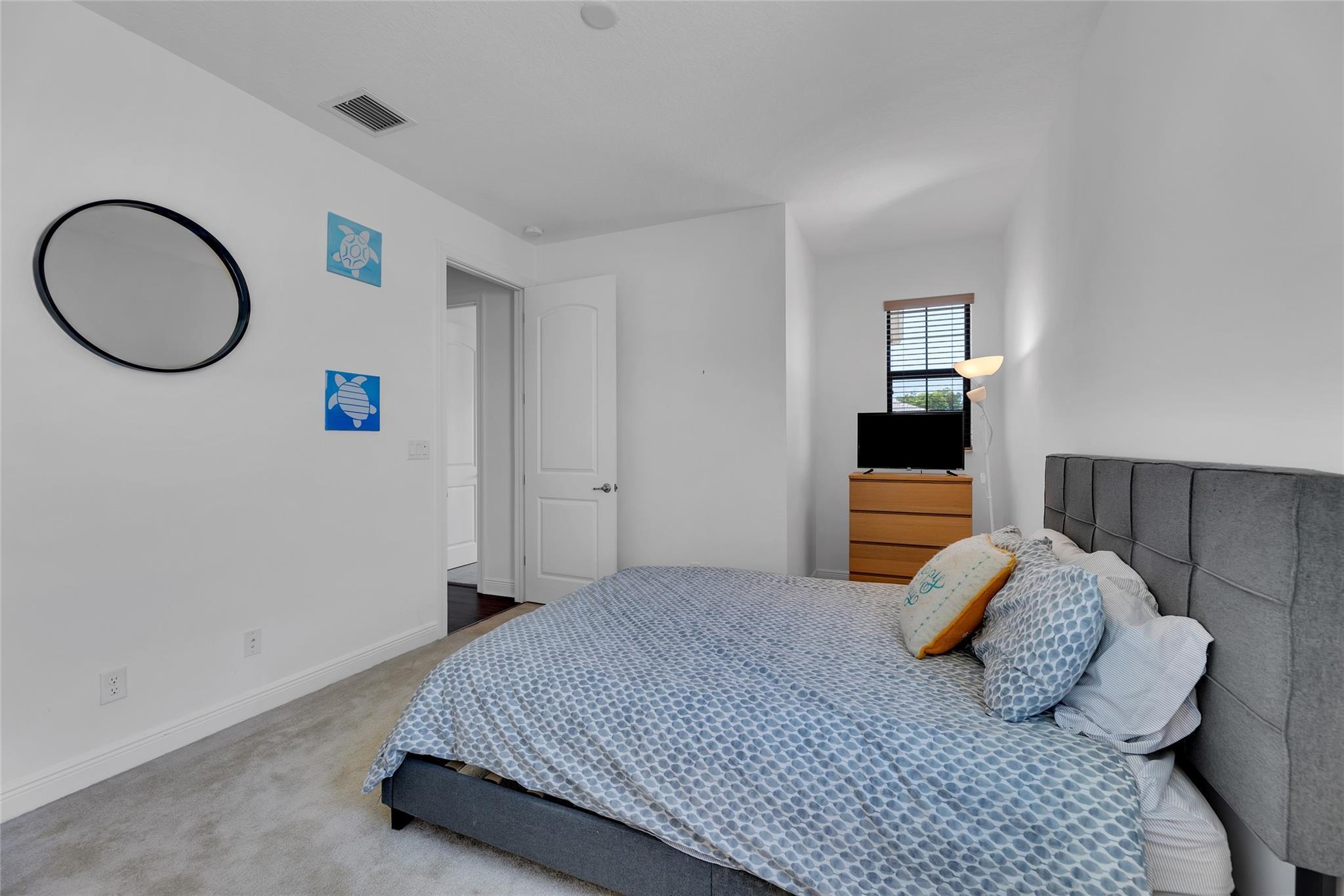 Coral Lago 182-31 B - Residential Lease
