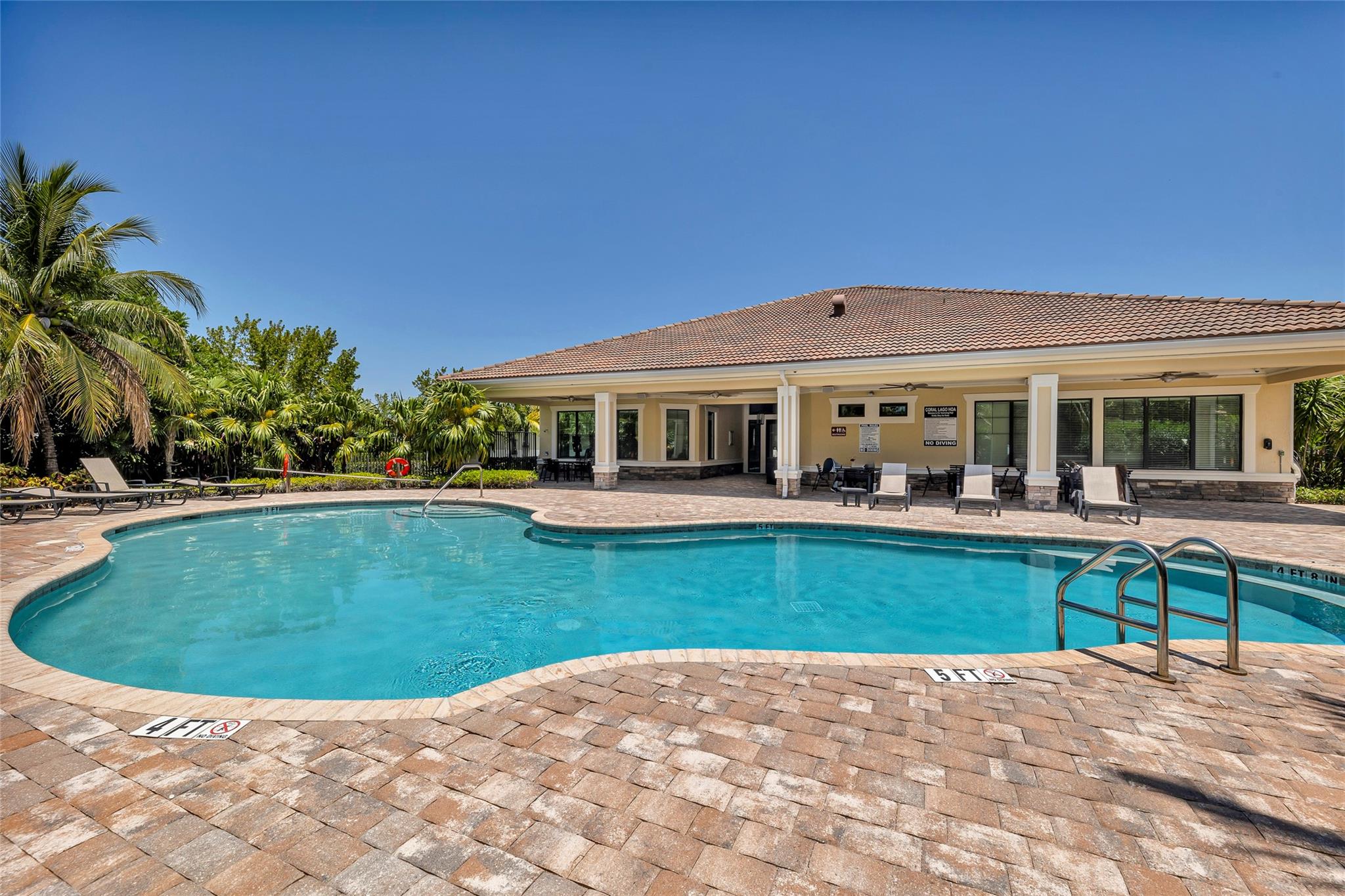 Coral Lago 182-31 B - Residential Lease