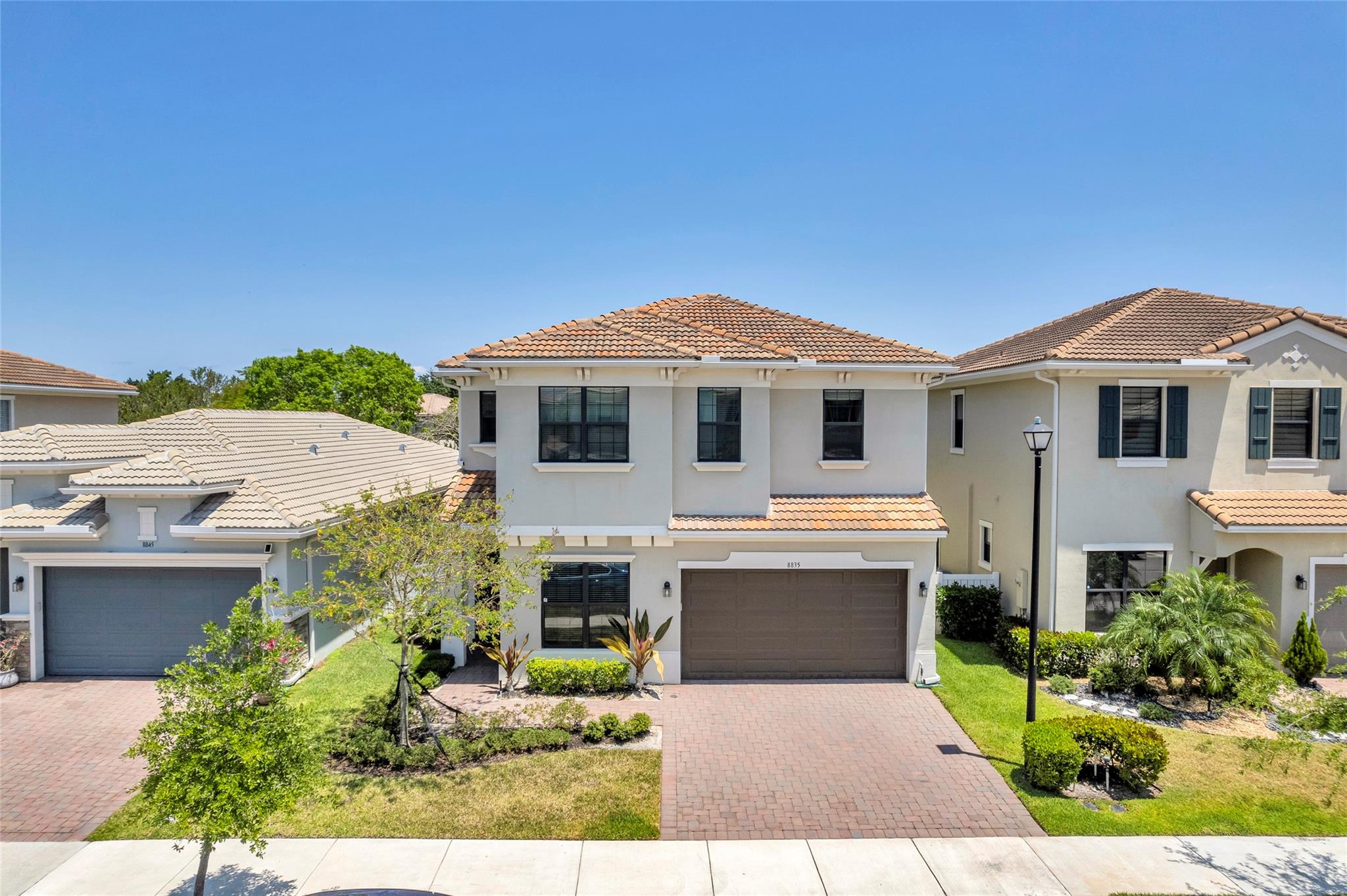 Coral Lago 182-31 B - Residential Lease