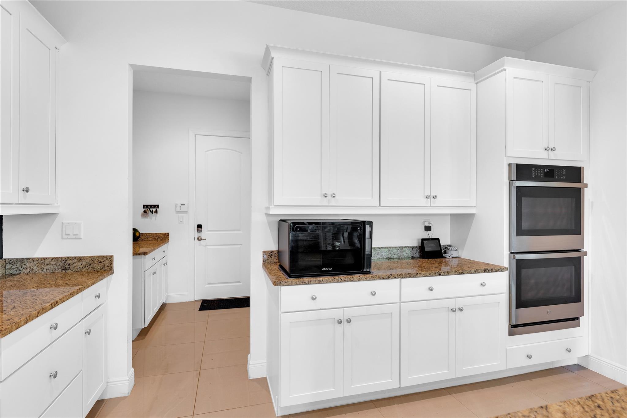 Coral Lago 182-31 B - Residential Lease