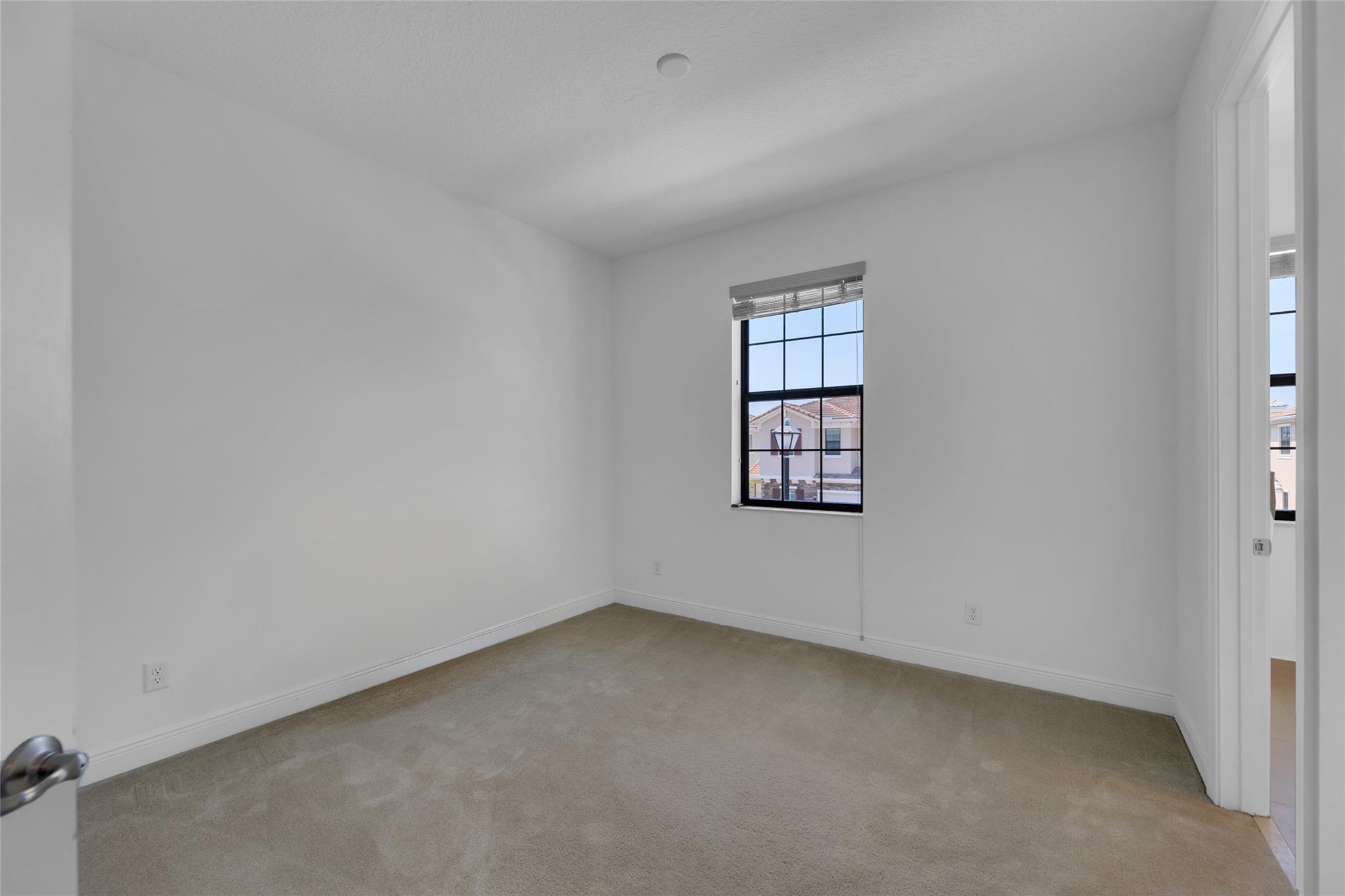 Coral Lago 182-31 B - Residential Lease
