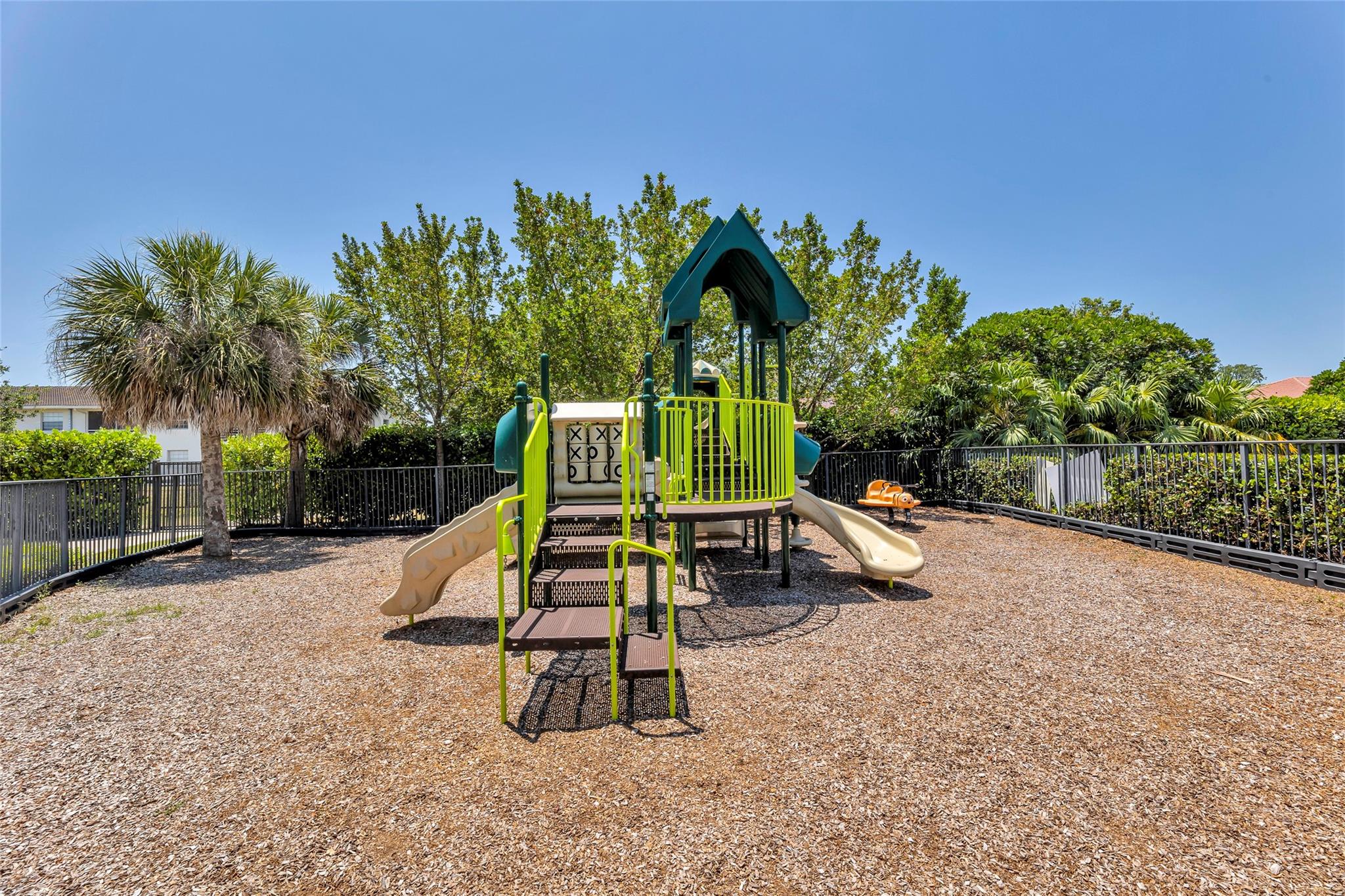 Coral Lago 182-31 B - Residential Lease