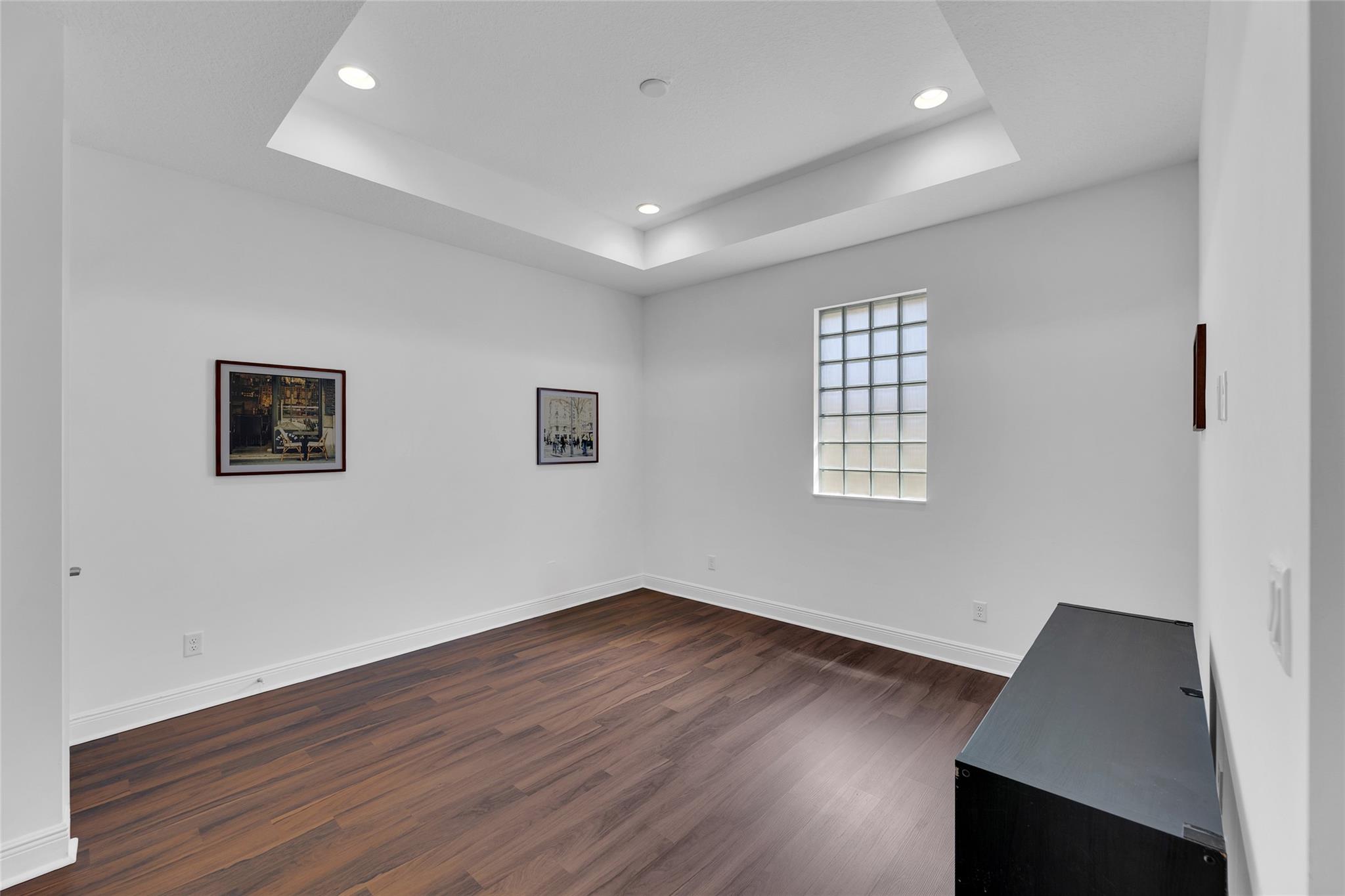 Coral Lago 182-31 B - Residential Lease
