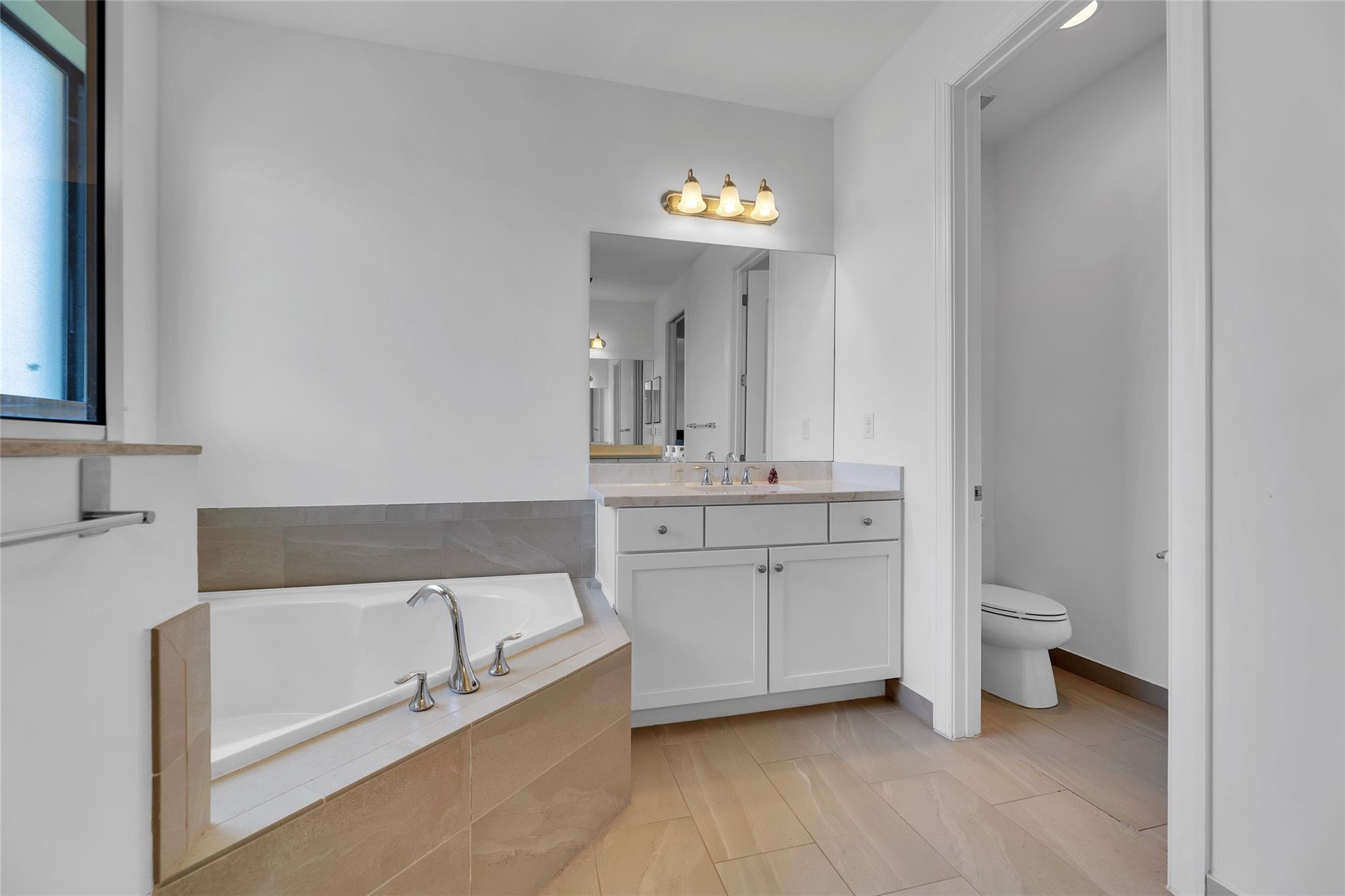 Coral Lago 182-31 B - Residential Lease
