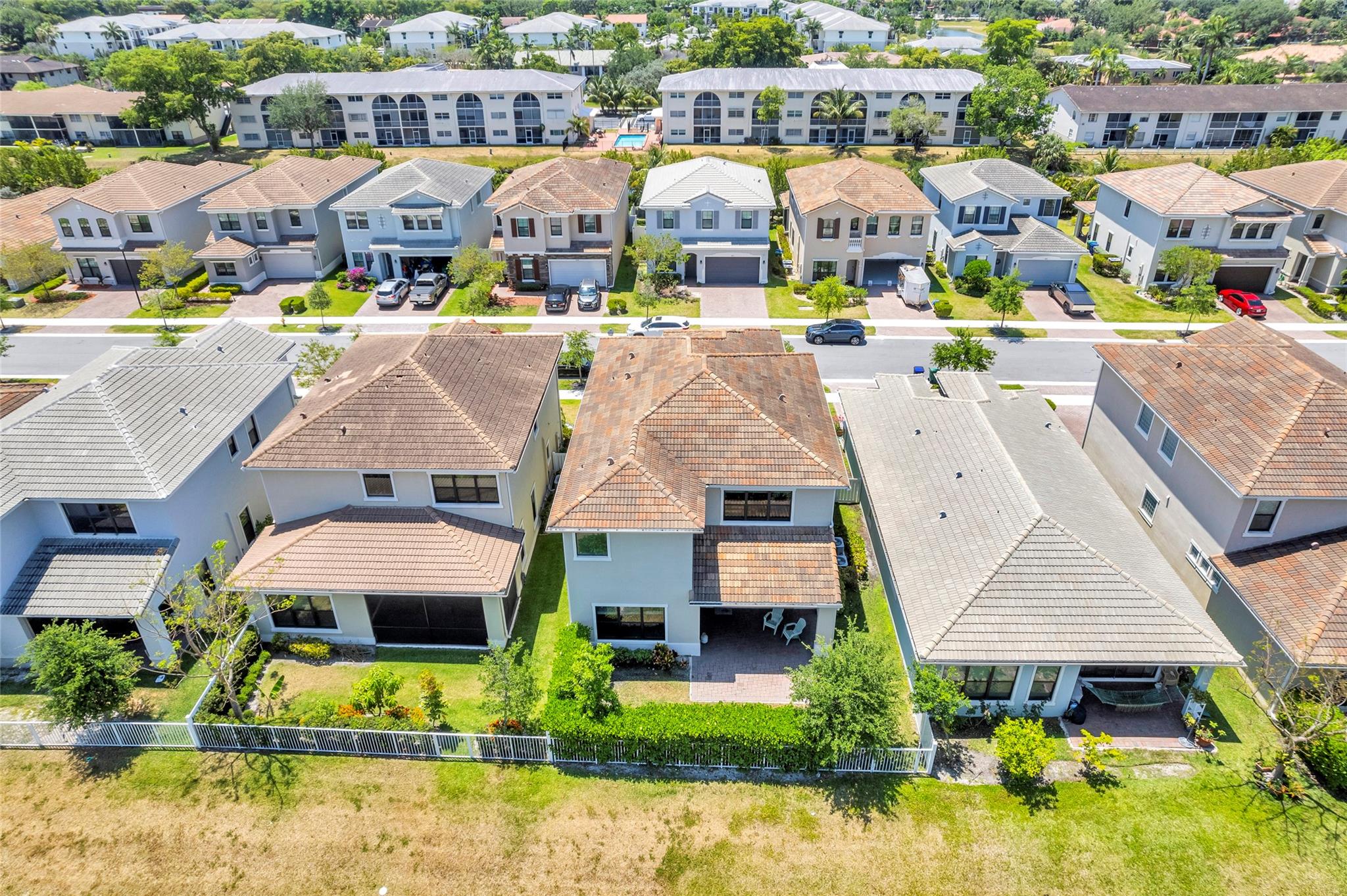 Coral Lago 182-31 B - Residential Lease
