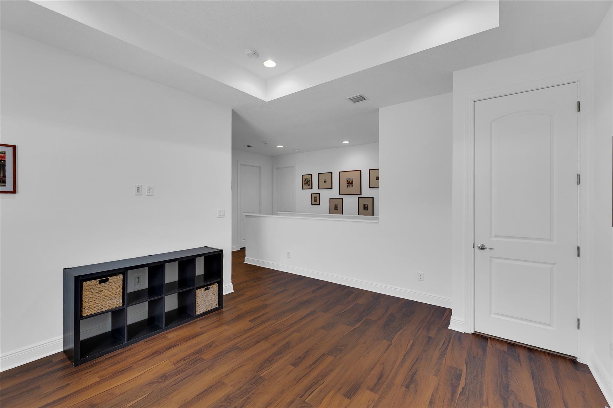 Coral Lago 182-31 B - Residential Lease