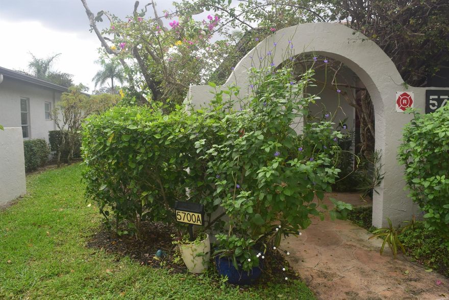 55 + Resort Living at an affordable price! Palm Greens 2, Delray Beach, Fl.2 Large Bedrooms, 2 Full ensuite bath Renovated Villa. Front private courtyard, rear screen porch. Living room is 15' x 25'w/ Vaulted ceiling, ceramic tiled floors throughout. Kitchen features White 42'' shaker Cabinets, Quartz counters & Stainless-steel appliances. Glass top stove w/ Microwave, dishwasher, refrigerator w/ door ice maker & water. Front load Washer & dryer. Main Bedroom has large Walk-in closet & a liner closet. Main private bath has dual sinks & large walk-in shower. Clubhouse, gym, sauna, hot tub, restaurant, 2 pools, pickle ball... too many to list. All these amenities & your rent will include High speed Internet, Cable TV w/ HBO Max, Water, Trash, landscaping & off-street parking. New Clubhouse