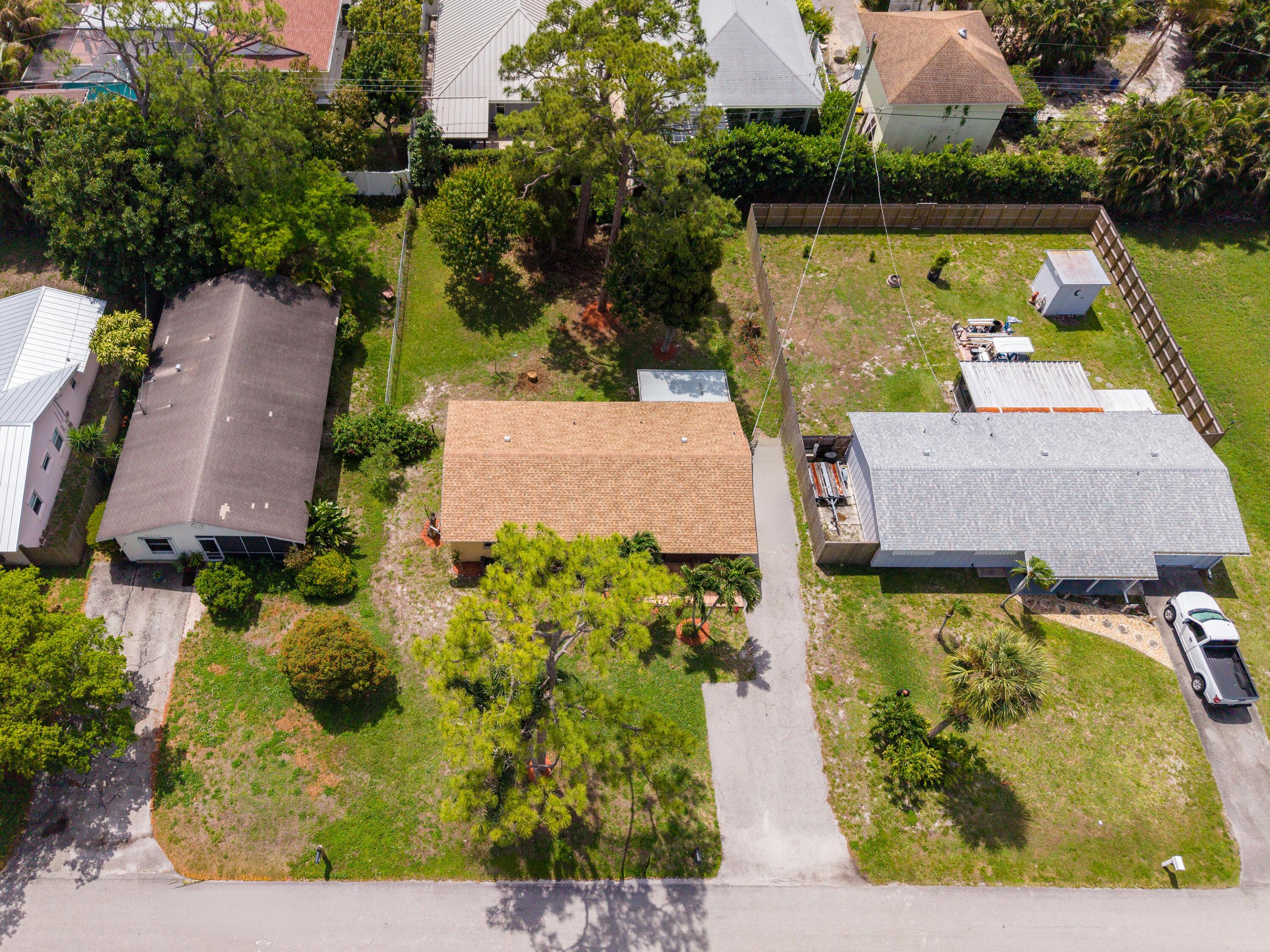 COUNTRY CLUB ACRES - Residential