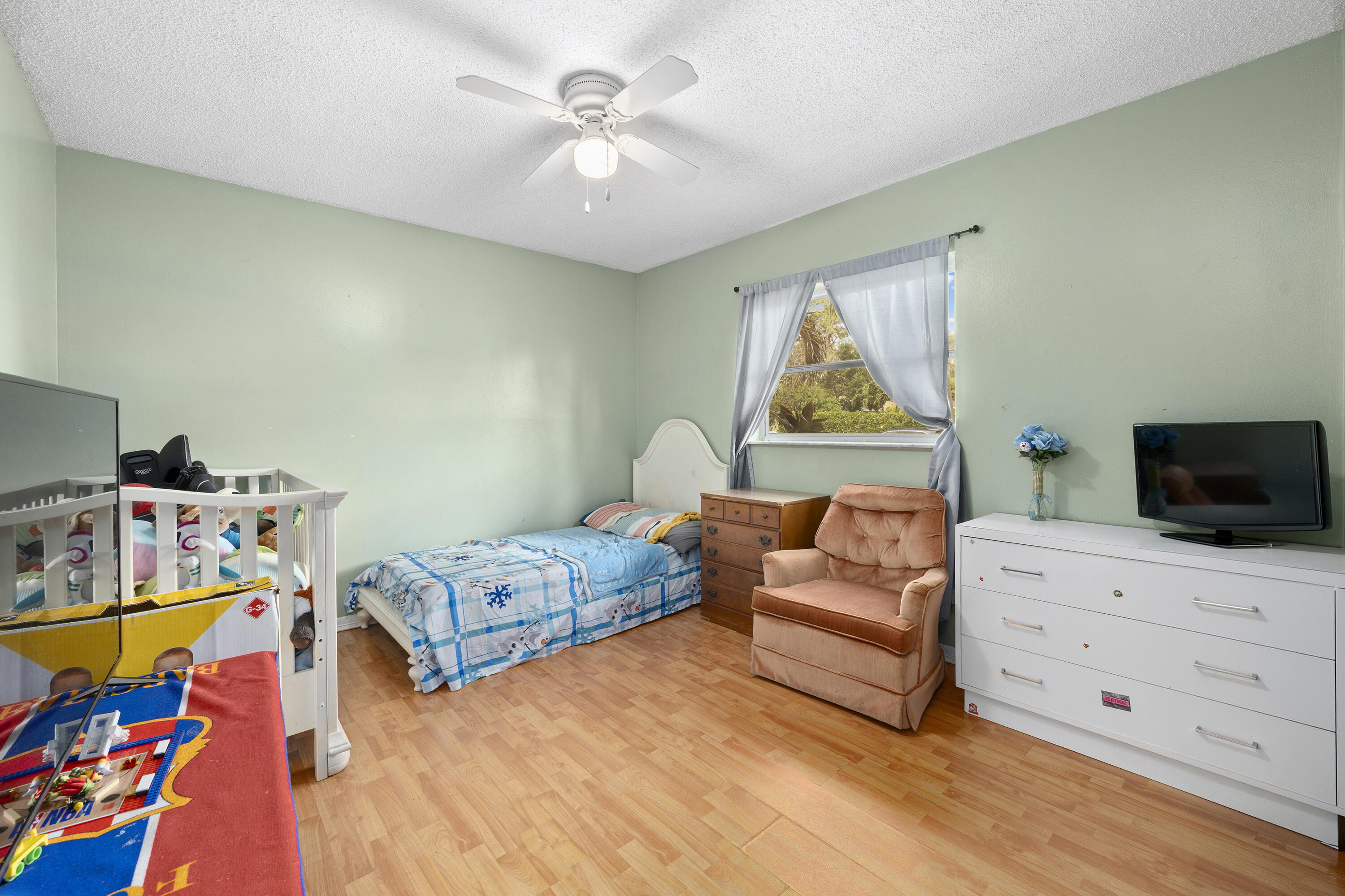 COUNTRY CLUB ACRES - Residential