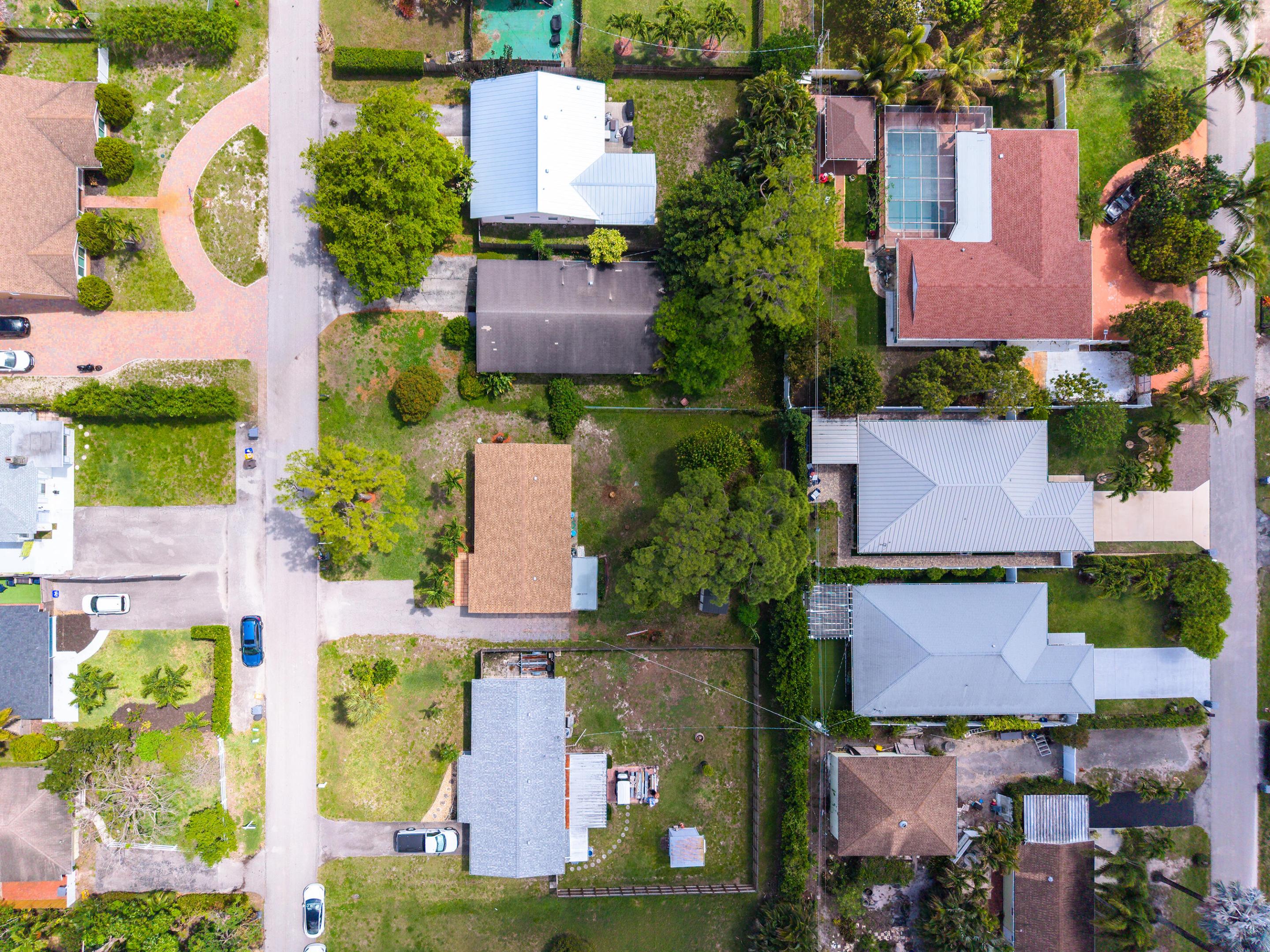 COUNTRY CLUB ACRES - Residential