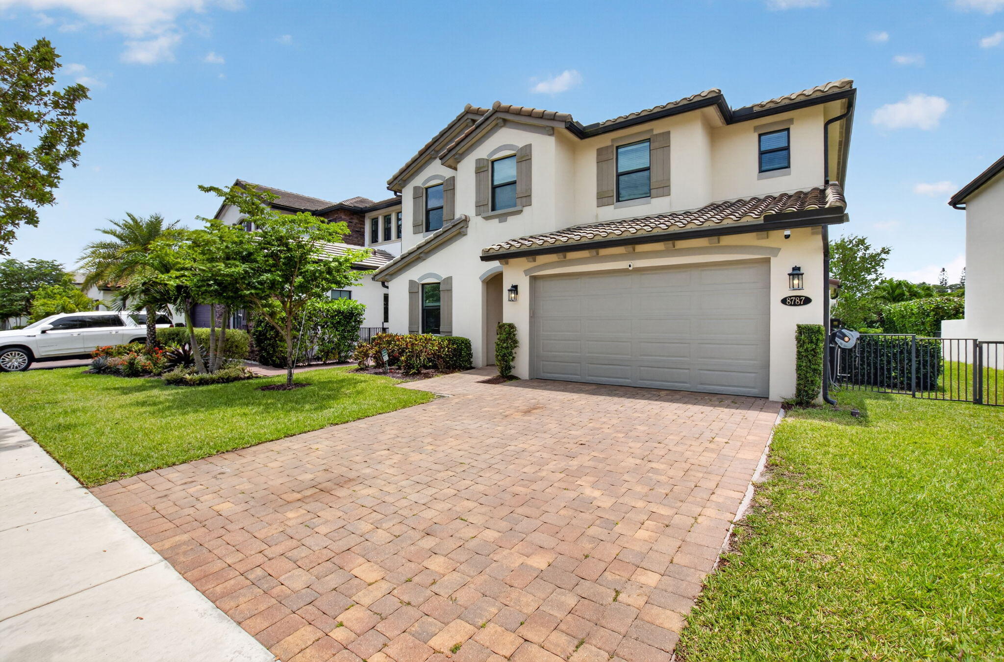 8787 Grand Prix Lane