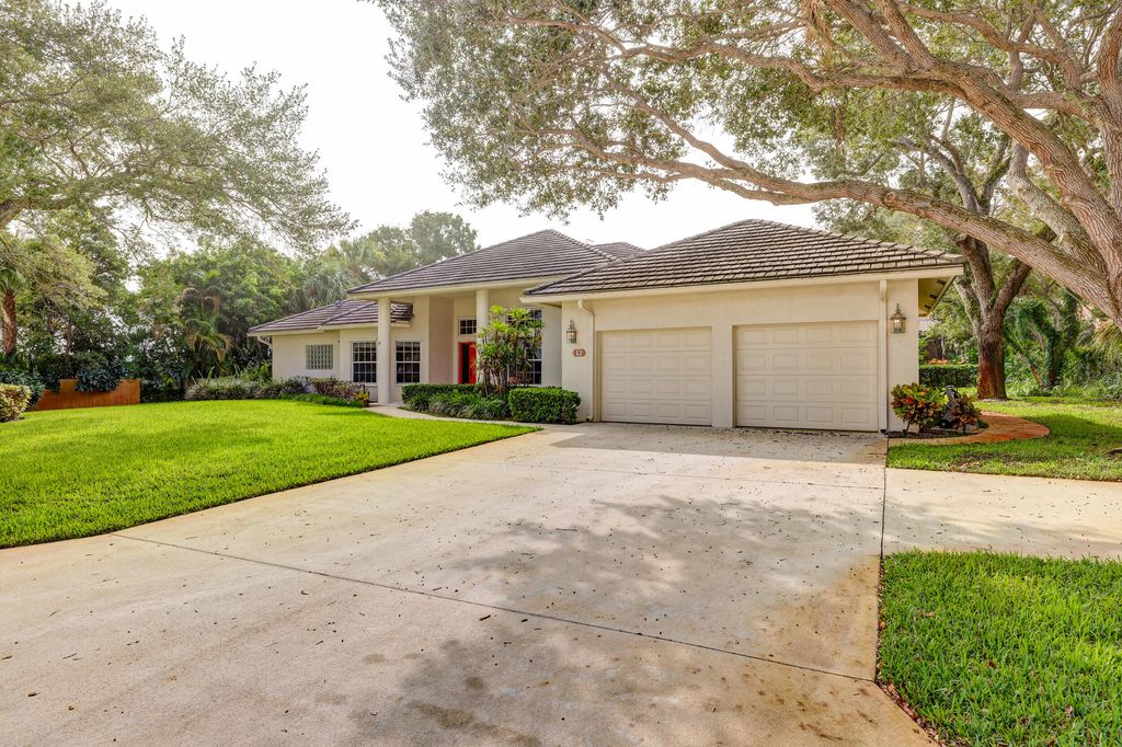 Photo of 9 Oakwood Drive, Sewalls Point, FL 34996 (MLS # R10924023)