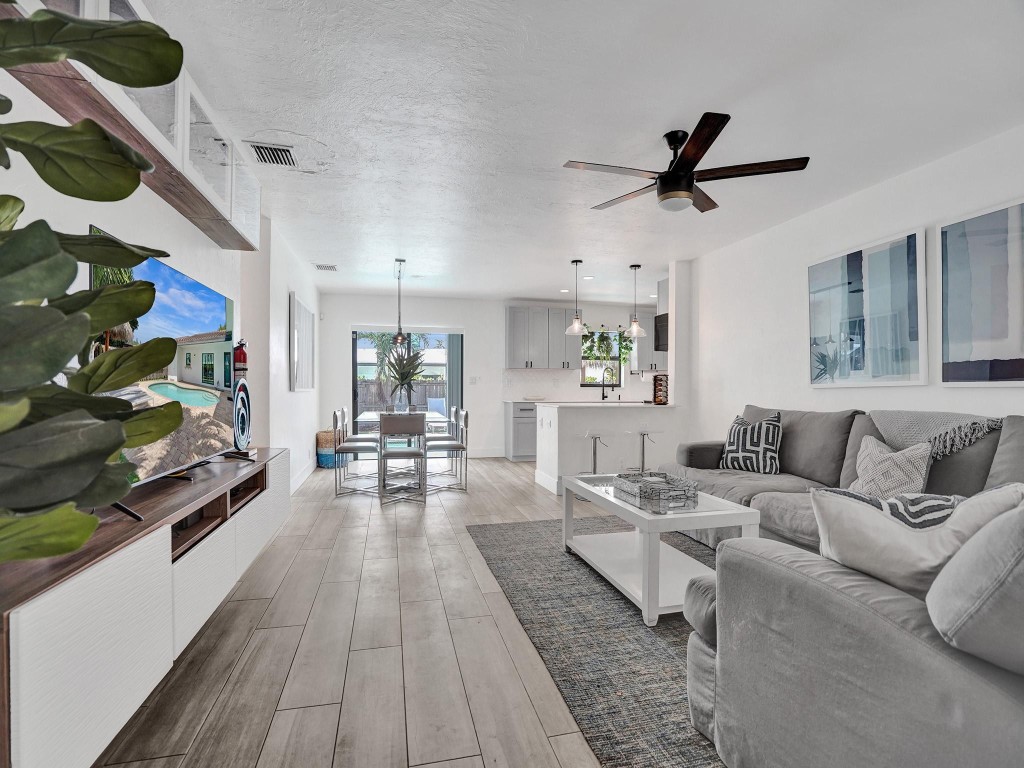 1561 SE 24th Terrace