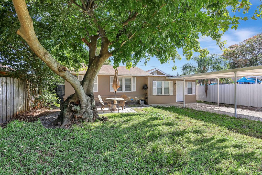 Photo of 1226 N C Street, Lake Worth Beach, FL 33460 (MLS # R11155994)