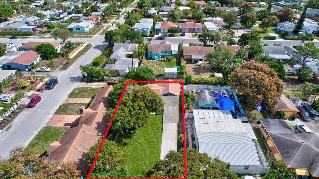 Photo of 1226 N C Street, Lake Worth Beach, FL 33460 (MLS # R11155994)