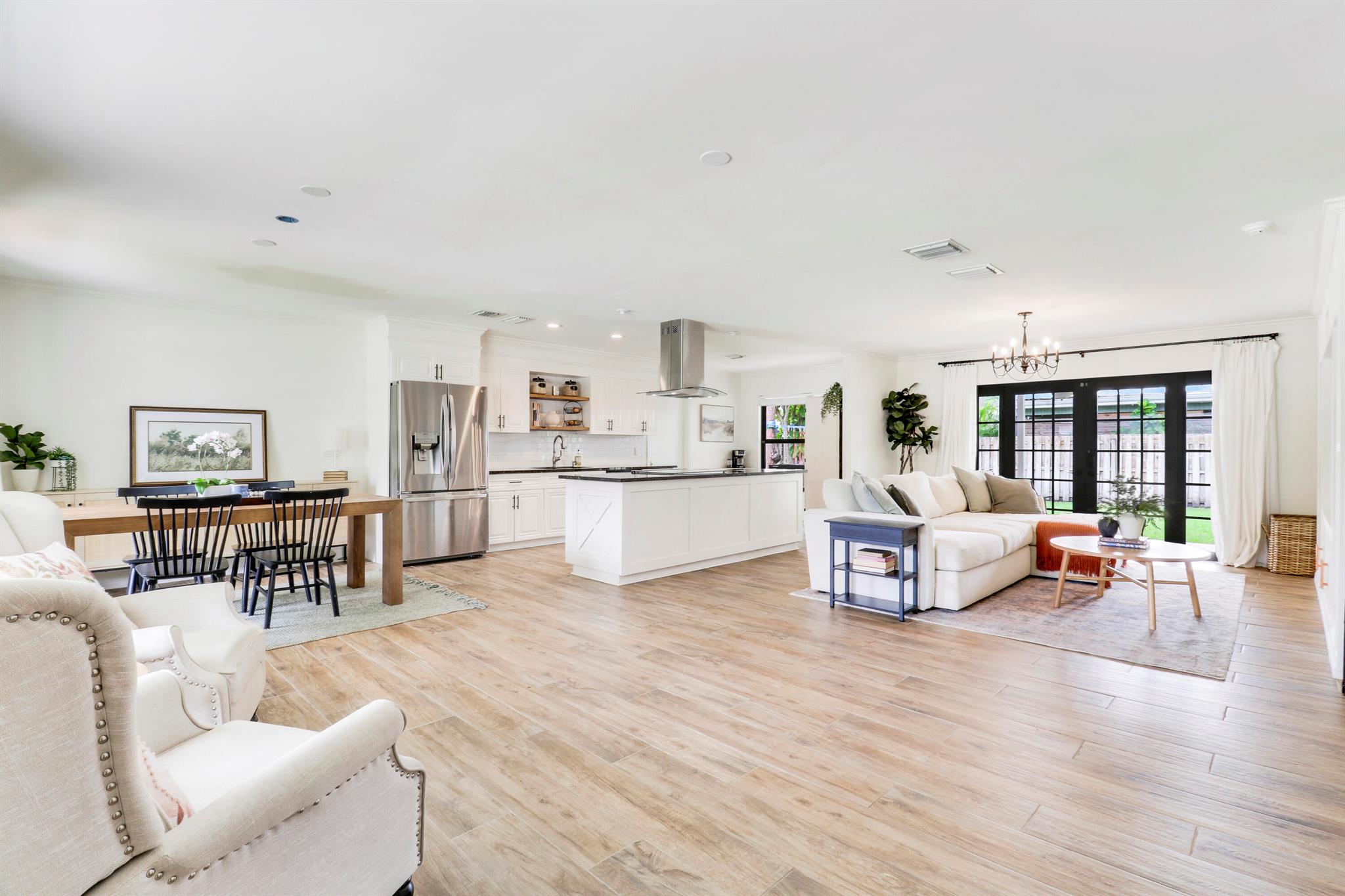 902 Oak Circle