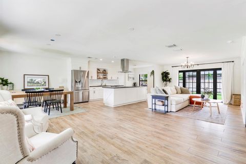 902 Oak Circle Jupiter FL 33458