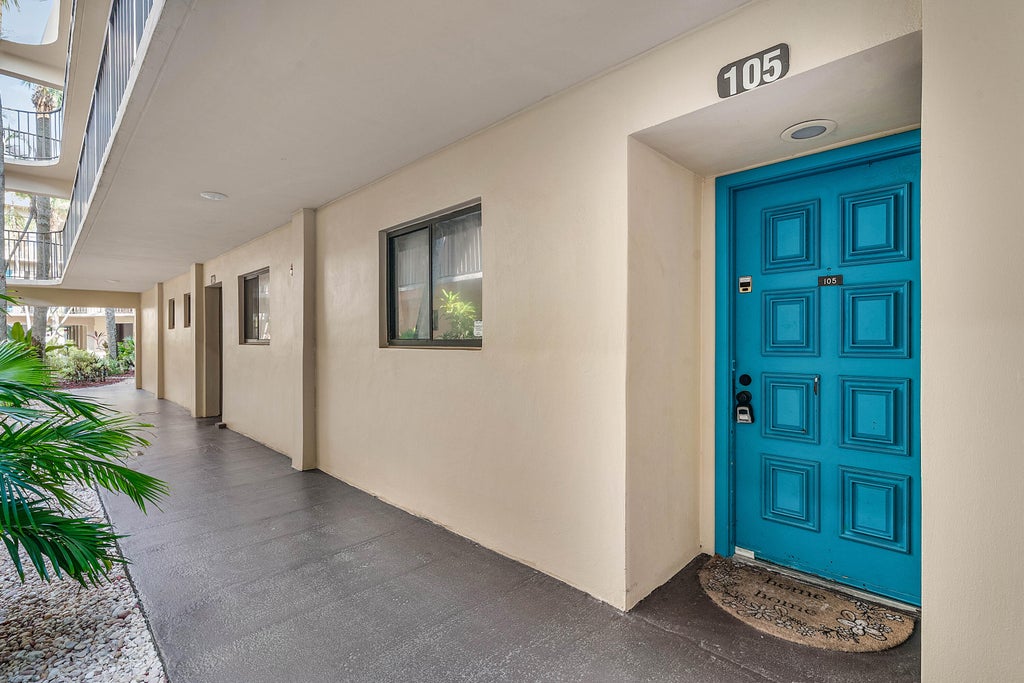 Photo of 5190 LAS VERDES Circle #105, Delray Beach, FL 33484 (MLS # B26079996)