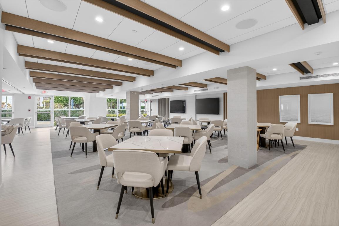 YACHT & RACQUET CLUB OF BOCA RATON CONDO - Residential