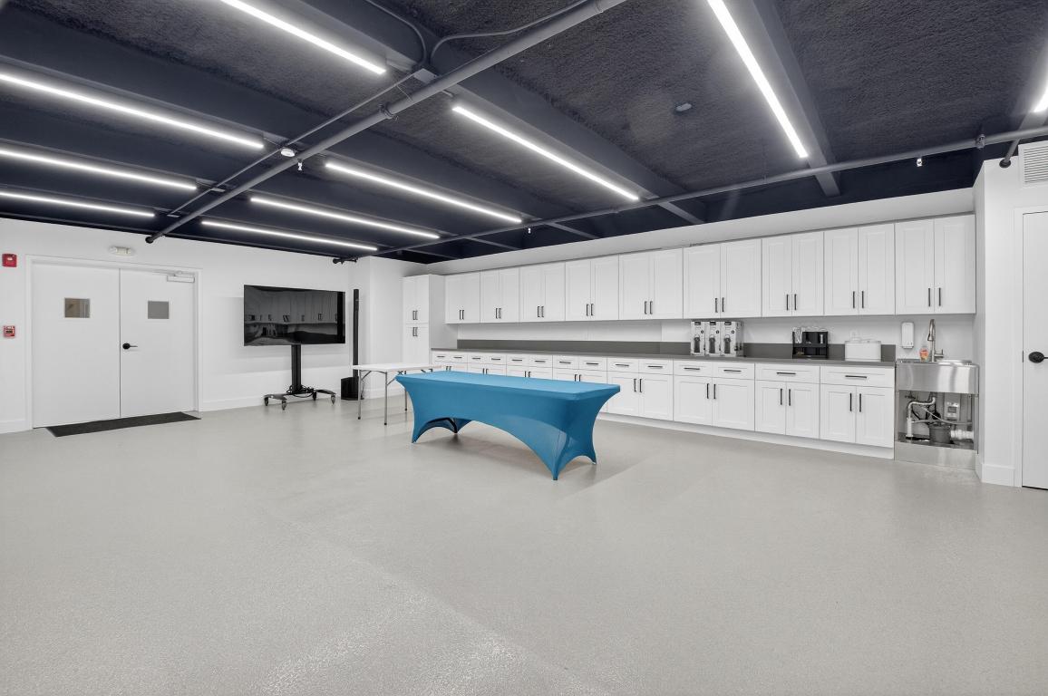 YACHT & RACQUET CLUB OF BOCA RATON CONDO - Residential