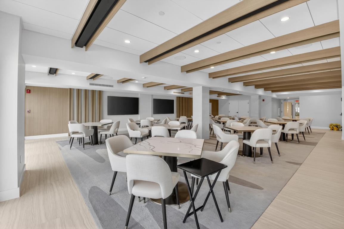 YACHT & RACQUET CLUB OF BOCA RATON CONDO - Residential