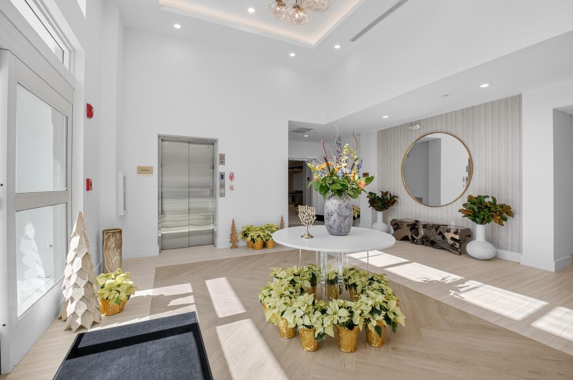 YACHT & RACQUET CLUB OF BOCA RATON CONDO - Residential