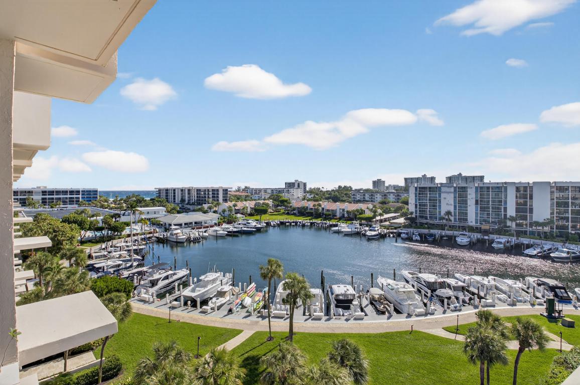 YACHT & RACQUET CLUB OF BOCA RATON CONDO - Residential
