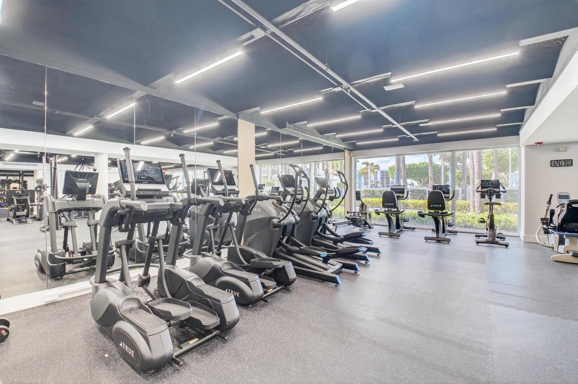 YACHT & RACQUET CLUB OF BOCA RATON CONDO - Residential