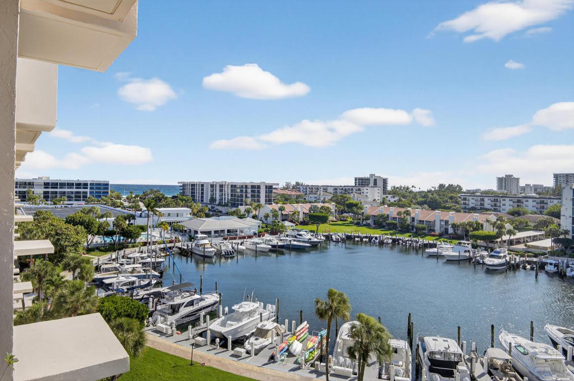 YACHT & RACQUET CLUB OF BOCA RATON CONDO - Residential