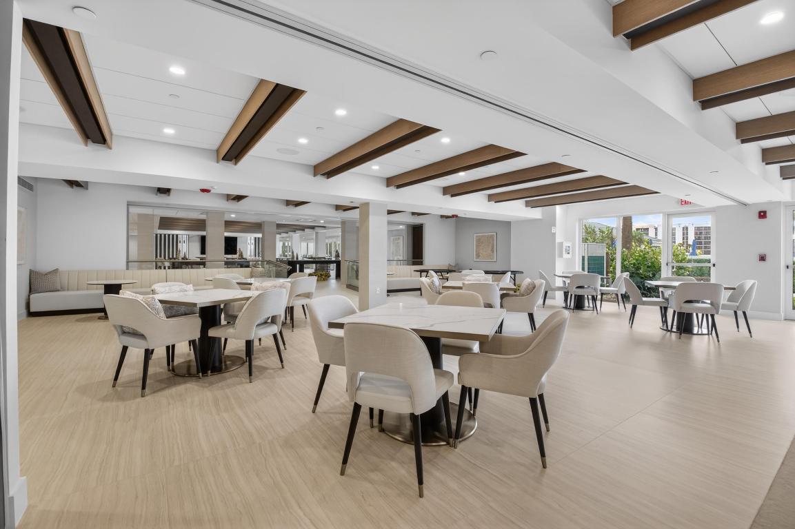 YACHT & RACQUET CLUB OF BOCA RATON CONDO - Residential