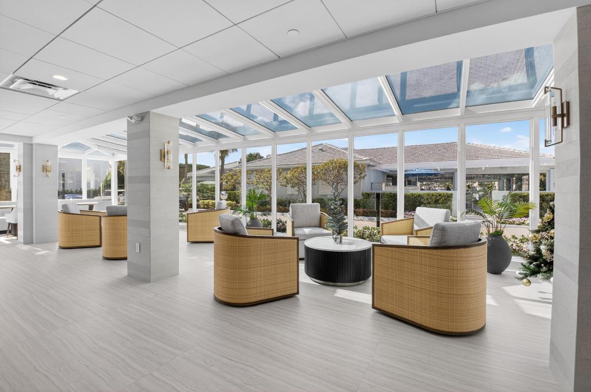 YACHT & RACQUET CLUB OF BOCA RATON CONDO - Residential