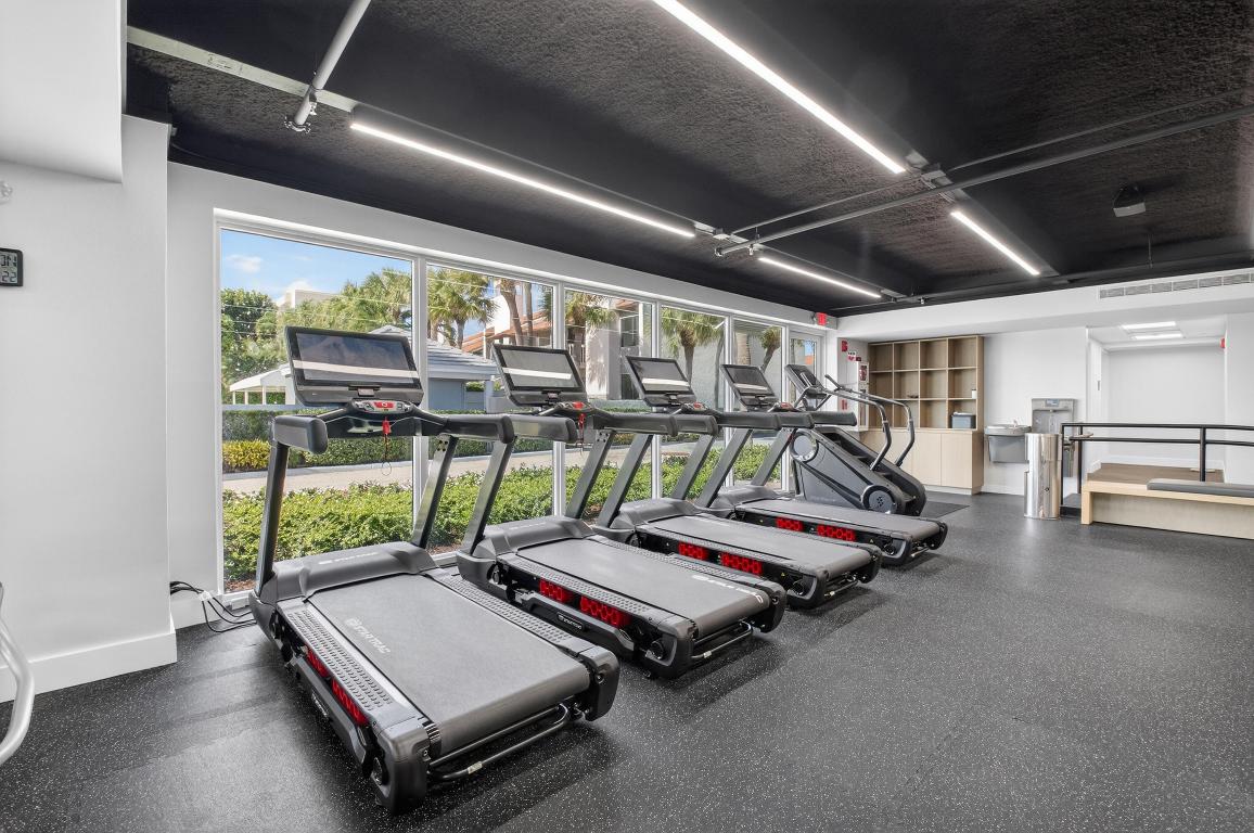 YACHT & RACQUET CLUB OF BOCA RATON CONDO - Residential